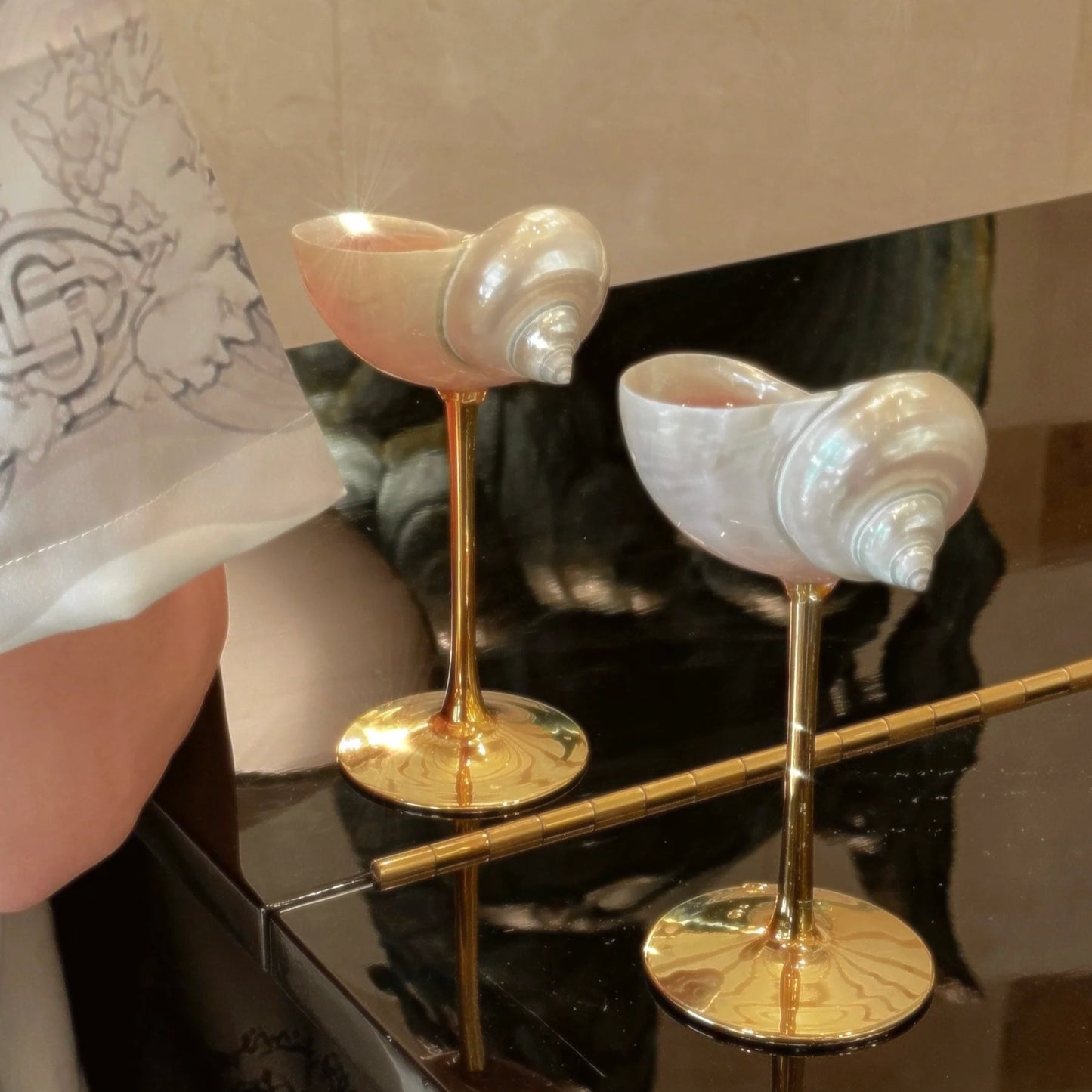 Handmade Natural Shell Metal Base Wine Glasses